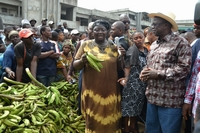 Les femmes au 1er ministre : “Le marché est cher, on ne mange plus”
